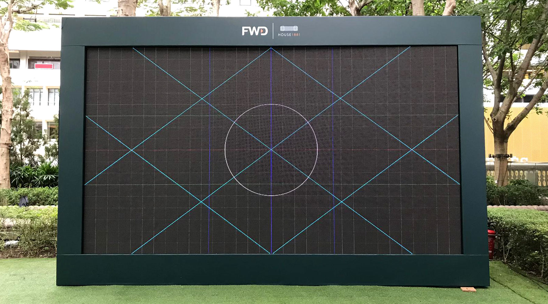 Visual-1 is a company based in Hong Kong that provides indoor and outdoor LED electronic display solutions. Which may include LED wall, LED wall display, Video Wall, etc.